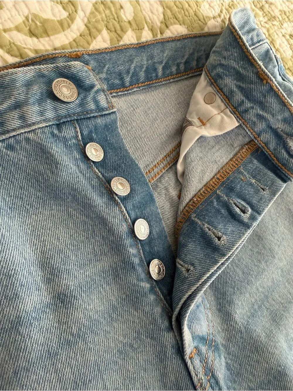 Womens Levi's 501 Light Wash Denim Jeans, like new condition